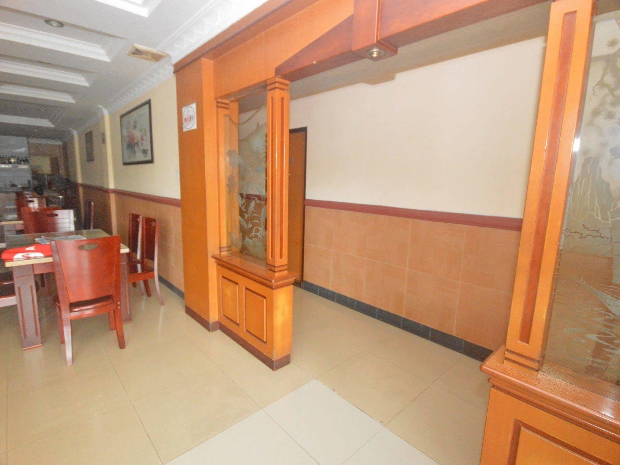 Nida Rooms Nagoya Business Center Batam Buitenkant foto