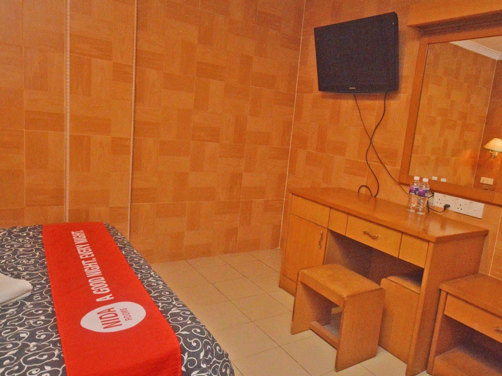 Nida Rooms Nagoya Business Center Batam Buitenkant foto